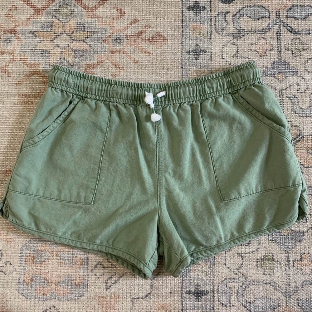 Green utility shorts. Girls 14.